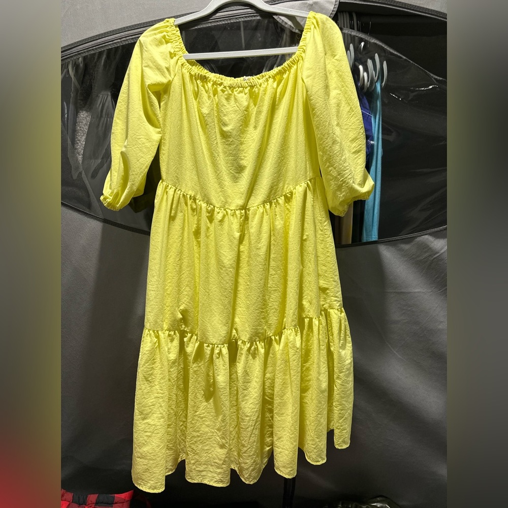 Yellow dress. Good condition